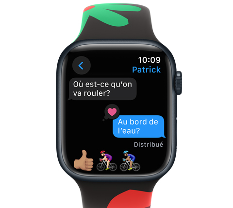 Vue avant d’une Apple Watch affichant des messages texte.