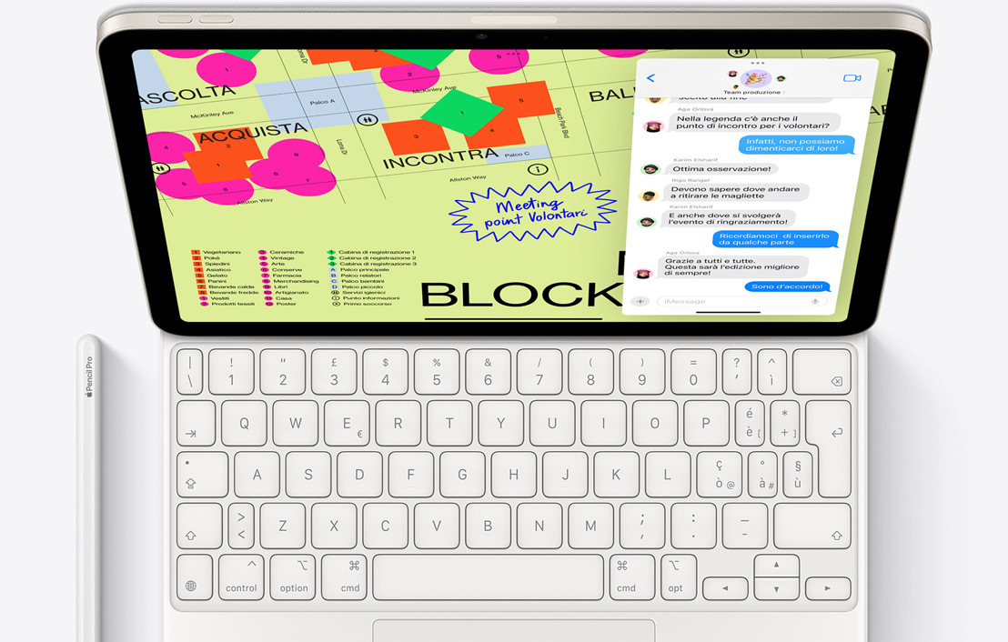 Un iPad Pro agganciato a una Magic Keyboard visto dall’alto, con accanto una Apple Pencil Pro.