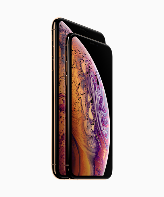 An iPhone Xs in front of an iPhone Xs Max showing Super Retina display.
