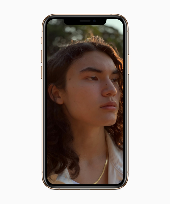 iPhone Xs showing a portrait image.