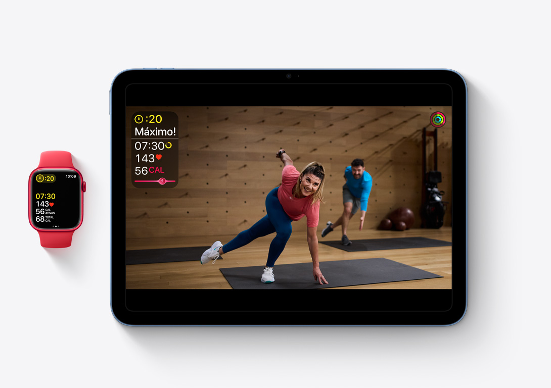 Um Apple Watch Series 9 e um iPad lado a lado, destacando como o progresso de um treino do Apple Fitness Plus no iPad é acompanhado no Apple Watch.