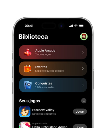iPhone, metade superior da tela mostrando o layout do app Games, incluindo a aba Biblioteca, Apple Arcade, Eventos, Conquistas e a seção Todos os Jogos.