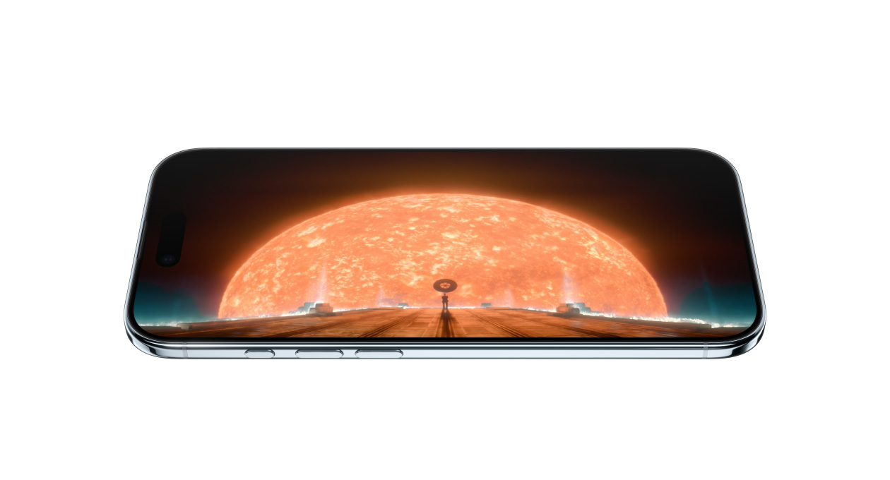 iPhone Air, face avant, vue latérale, image fixe d’une scène de la série Fondation sur Apple TV+
