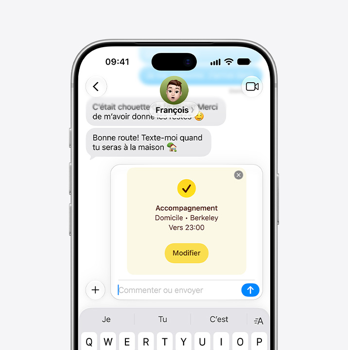 Écran d’iPhone montrant un fil de discussion et la fonctionnalité Accompagnement en cours d’utilisation