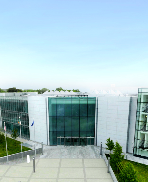 Pohled na budovu centra společnosti Apple v Corku.