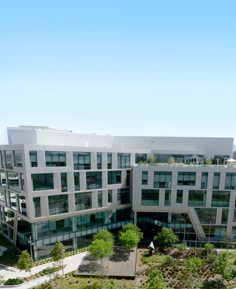 Bild av utsidan av Apple-byggnaden i San Diego.