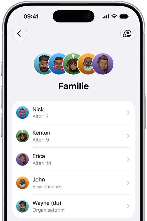 Ein iPhone zeigt die Familien Benutzeroberfläche mit mehreren Accounts für Familienmitglieder, von Kindern bis zu Erwachsenen.