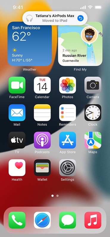 A képen az automatikus készülékváltást jelző értesítés látható egy iPhone kijel­zőjén.