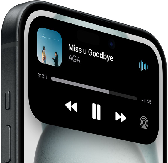 iPhone 15 顯示動態島已經擴展的畫面，畫面上展示播放中的音樂。