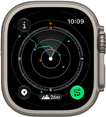 Apple Watch Ultra 4, kućište od titanija, prirodna boja, Povratak prikazuje rutu sa smjernicama na kompasu, desna bočna strana, Digital Crown, izdignuta bočna tipka