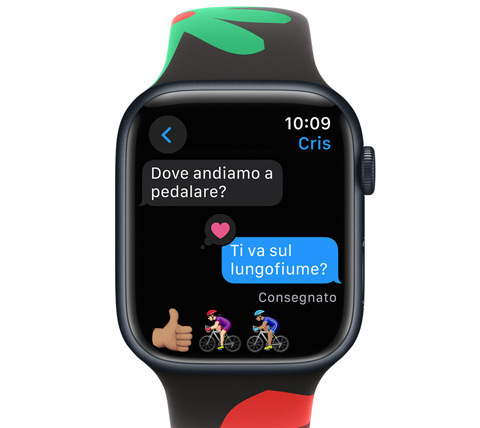 Vista frontale di un Apple Watch con un messaggio di testo.