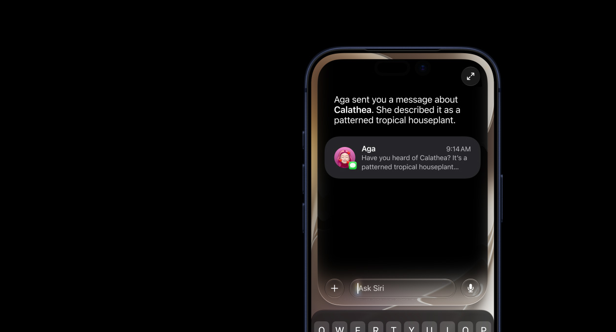 ディープブルーのiPhone 17 Proの画面。Siri AIへの質問と回答、元の質問が書かれているメッセージが表示されている