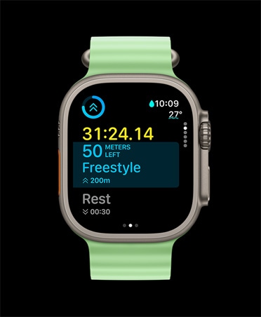 „Apple Watch Ultra 3“, natūralios spalvos, titano korpusas, treniruočių programa, pritaikytos treniruotės kortelė, rodinys „Toliau“, neono žalios spalvos „Ocean“ dirželis