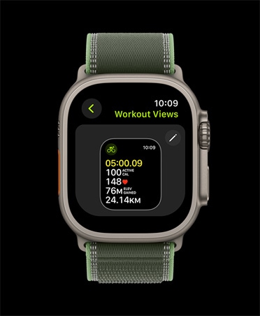 „Apple Watch Ultra 3“, titano korpusas, natūralios spalvos, treniruotės rodinių redagavimas, „Trail“ apyrankė, žalios / neono spalvos