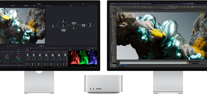 „Studio Display“ ir „Studio Display XDR“ monitoriai, po vieną iš abiejų „Mac Studio“ pusių, kuriuose matoma menininko darbo erdvė, 3D modeliavimo programinė įranga ir įrankiai