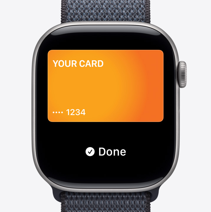„Apple Watch Series 11“ įrenginiai, aliuminio ir titano korpusai,, sidabro, rožinio aukso ir aukso spalvų, „Apple Pay“ rodinys, „Apple Card“, „Apple“ piniginė, daugkartinis transporto bilietas, namų rakto kortelė, dirželiai: sportinė apyrankė, plieno mėlynos spalvos, sportinis dirželis, švelnios rausvos spalvos, „Braided Solo“ apyrankė, ciberžolės spalvos