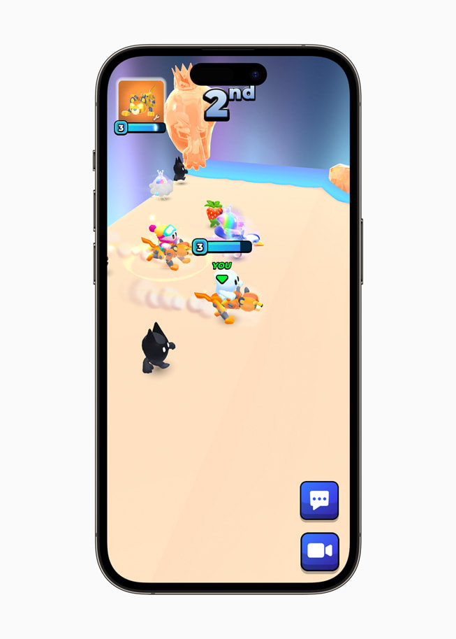 Una schermata del gioco Pocket Champs su iPhone 14 Pro che mostra una gara di corsa fra alcuni personaggi.