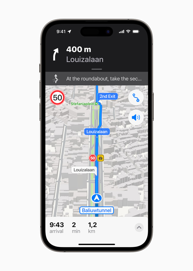 The navigation experience is shown in Apple Maps.