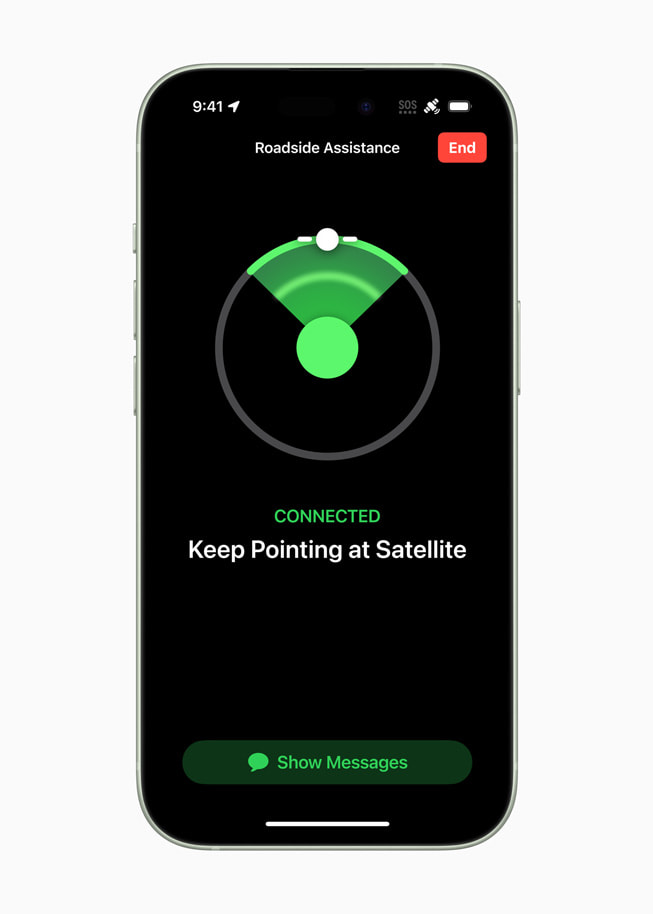 iPhone 15 displays satellite information, with the message “Connecting… keep pointing at satellite” on the screen. 