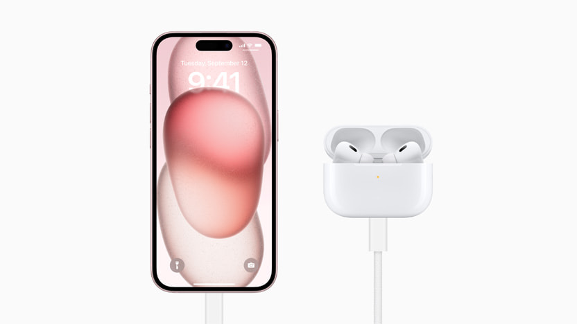 Apple-AirPods-Pro-2nd-generation-USB-C-connection-demo-230912_big.jpg.small_2x.jpg