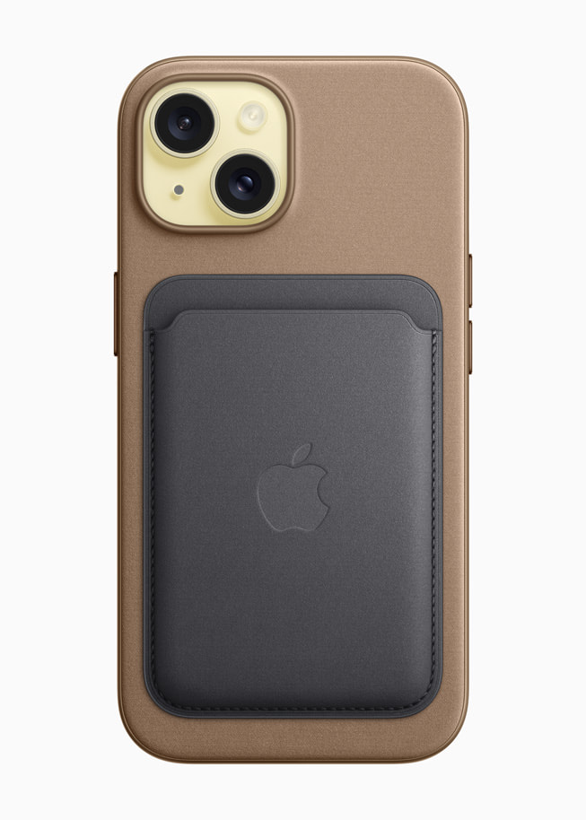 Funda y cartera para el iPhone 15 fabricadas con el nuevo tejido de trenzado fino.  