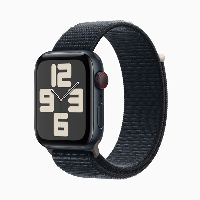 The midnight aluminum Apple Watch SE with the midnight Sport Loop.