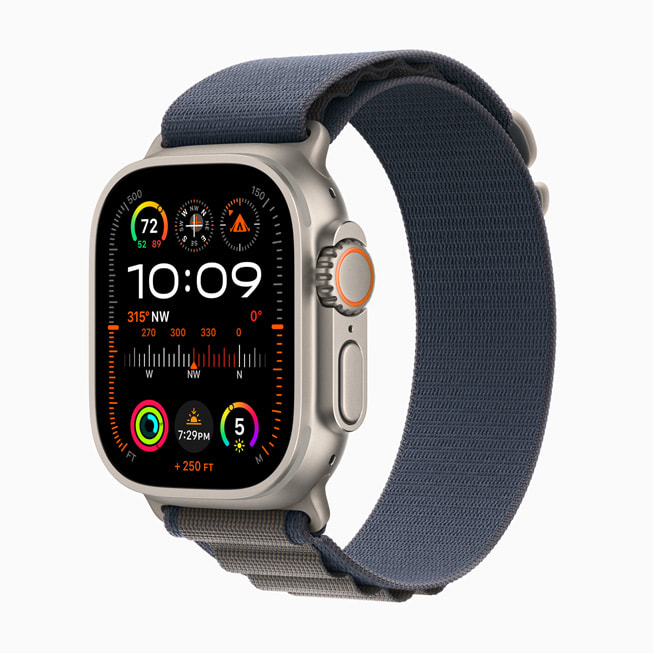 Apple Watch Ultra 2 con la nueva correa Alpine azul.