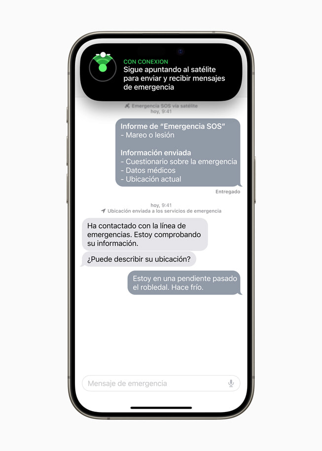 Mensajes enviados por un usuario a los servicios de emergencia mediante Emergencia SOS vía satélite en un iPhone 15 Pro.