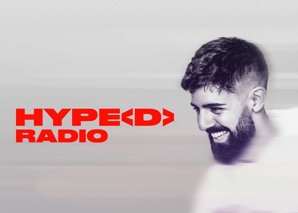 Ilustracja do programu HYPED Radio w Apple Music, który prowadzi Aria Nejati.