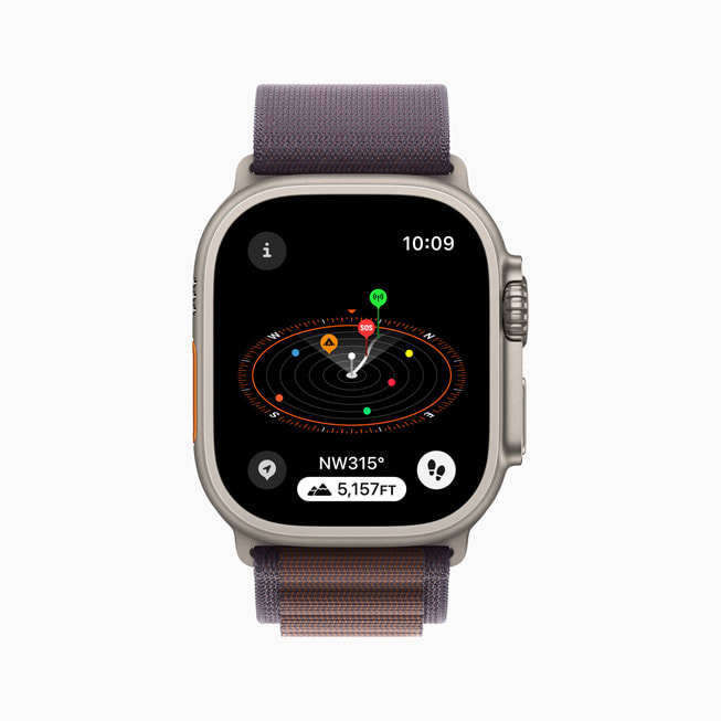 「最後のモバイル通信接続地点ウェイポイント」と「緊急電話に発信できる最後の地点ウェイポイント」が表示されているApple Watch Ultra。