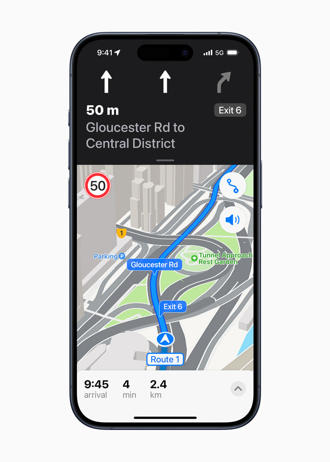在 iPhone 15 Pro 展示全新香港「地圖」app 中的已更新導航功能。