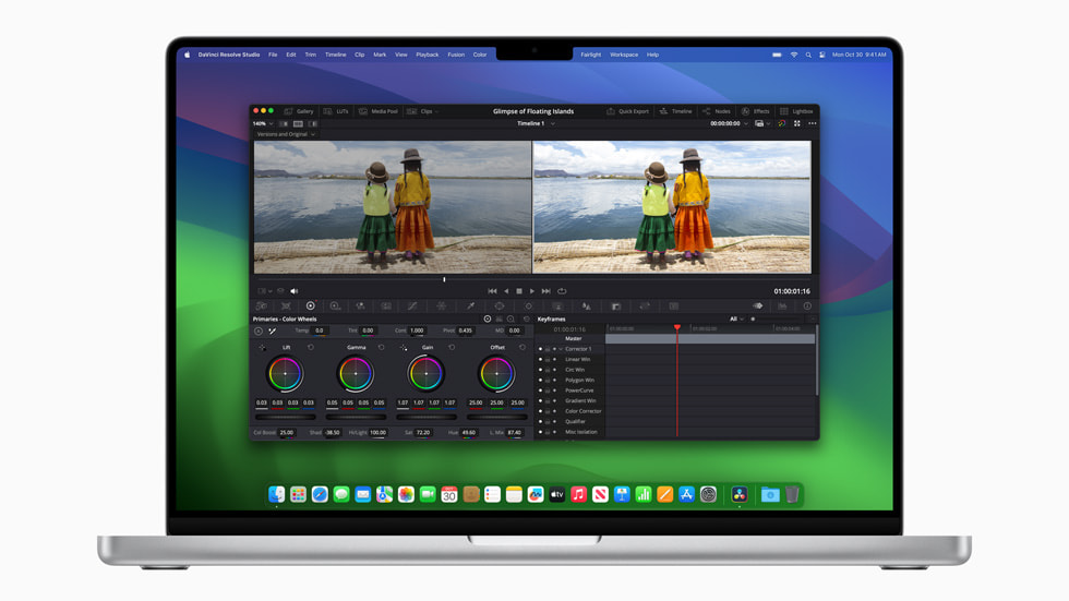 Nya MacBook Pro med M3 Max med ett Blackmagic DaVinci Resolve Studio-projekt på skärmen.