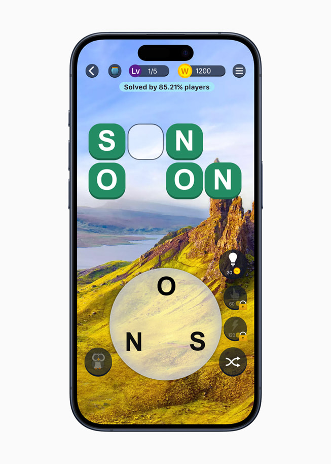 iPhone 15 Proに表示された、ゲーム「Crossword Jam+」の静止画像。
