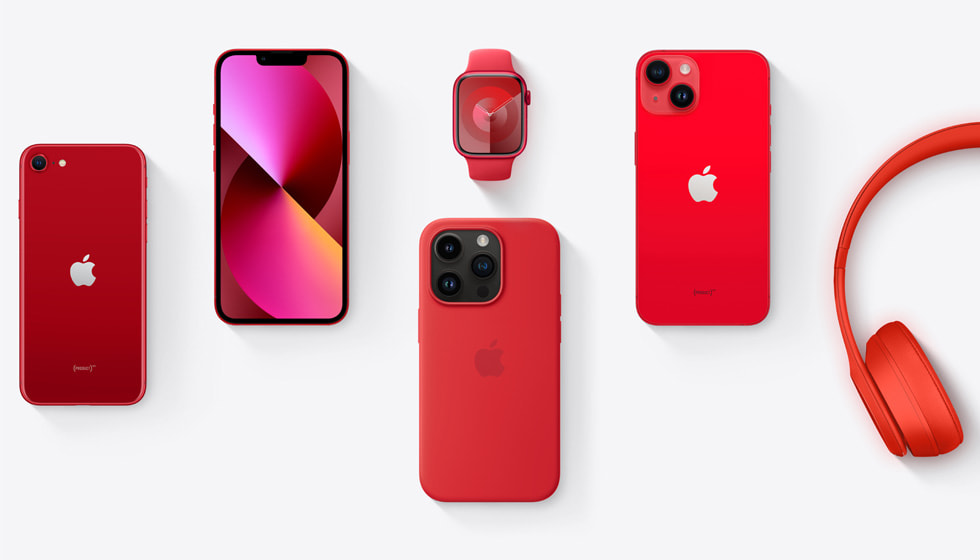 (PRODUCT)RED iPhone 모델, Apple Watch 기기, AirPods Max를 보여주는 이미지.