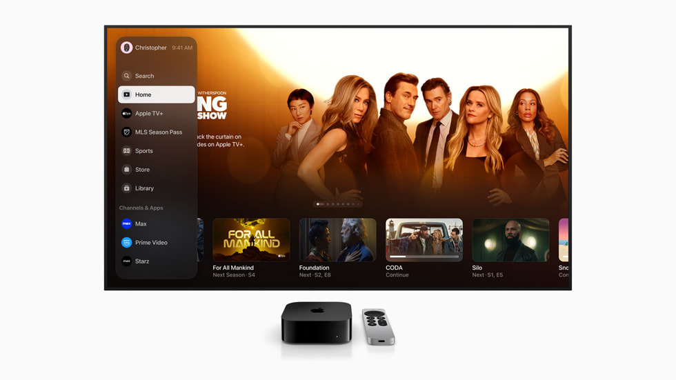 Den uppdaterade Apple TV-appen visas tillsammans med en Apple TV.