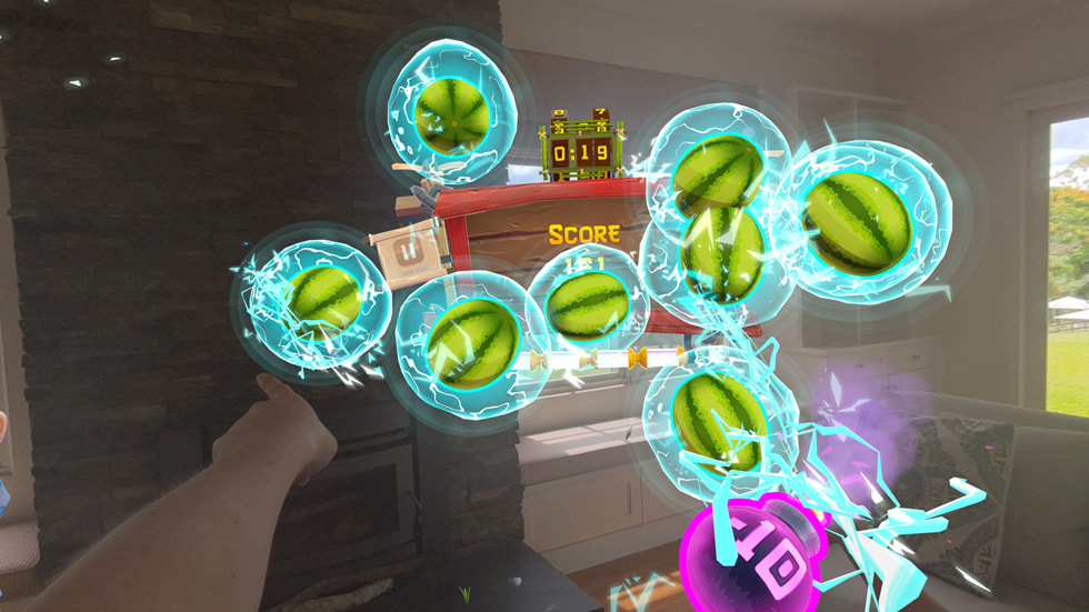 A still from the game Super Fruit Ninja.