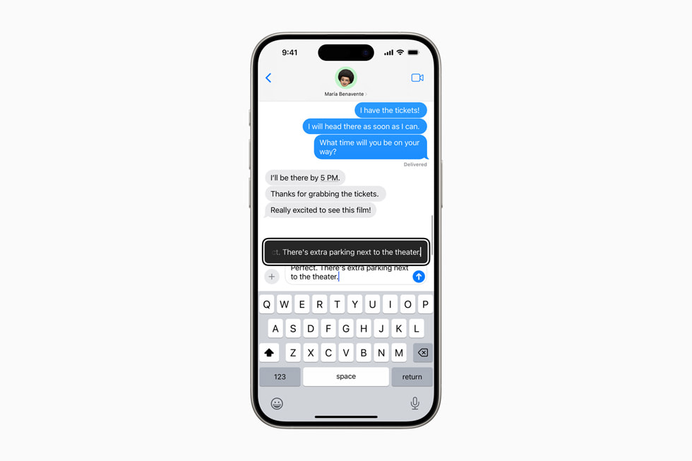 Działanie funkcji Hover Typing pokazane na iPhonie 15 Pro.