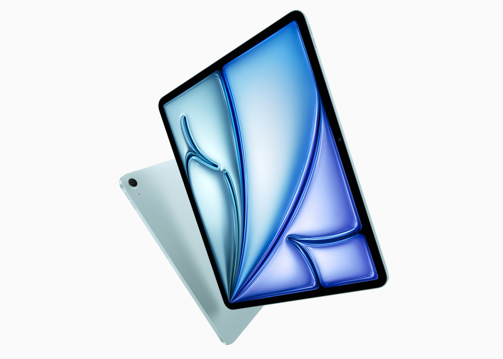 흰색 배경에 다양한 각도에서 살펴본 새로운 디자인의 iPad Air 11 및 완전히 새로운 iPad Air 13.