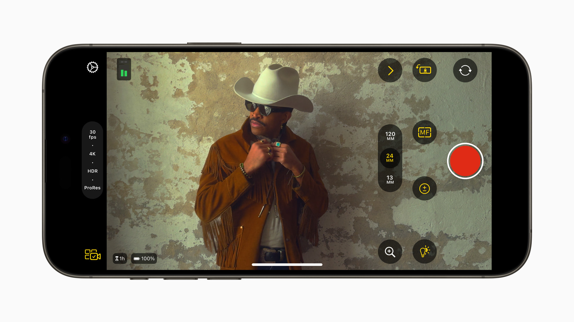 https://www.apple.com/newsroom/images/2024/05/final-cut-pro-transforms-video-creation-with-live-multicam-on-ipad-and-new-ai-features-on-mac/article/Apple-iOS-Final-Cut-Camera-240507_big.jpg.large_2x.jpg