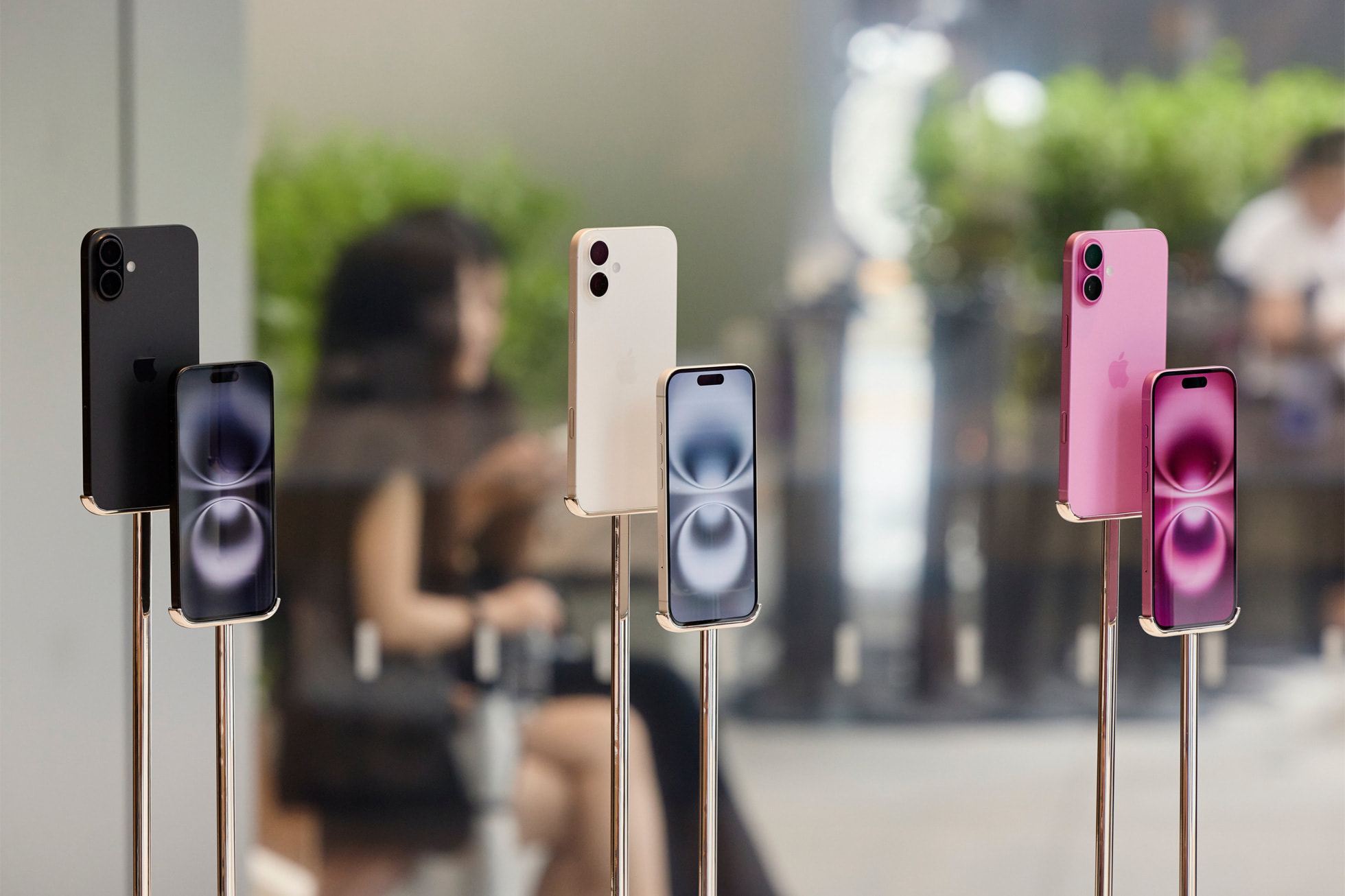 The iPhone 16 lineup, AirPods 4, Apple Watch Series 10 arrive around