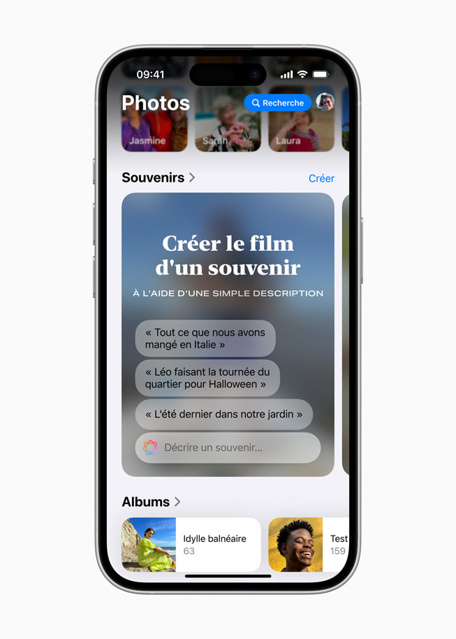 Un iPhone 16 affiche une sélection de souvenirs accompagnée d’un message invitant à créer un film souvenir à partir d’une simple description.
