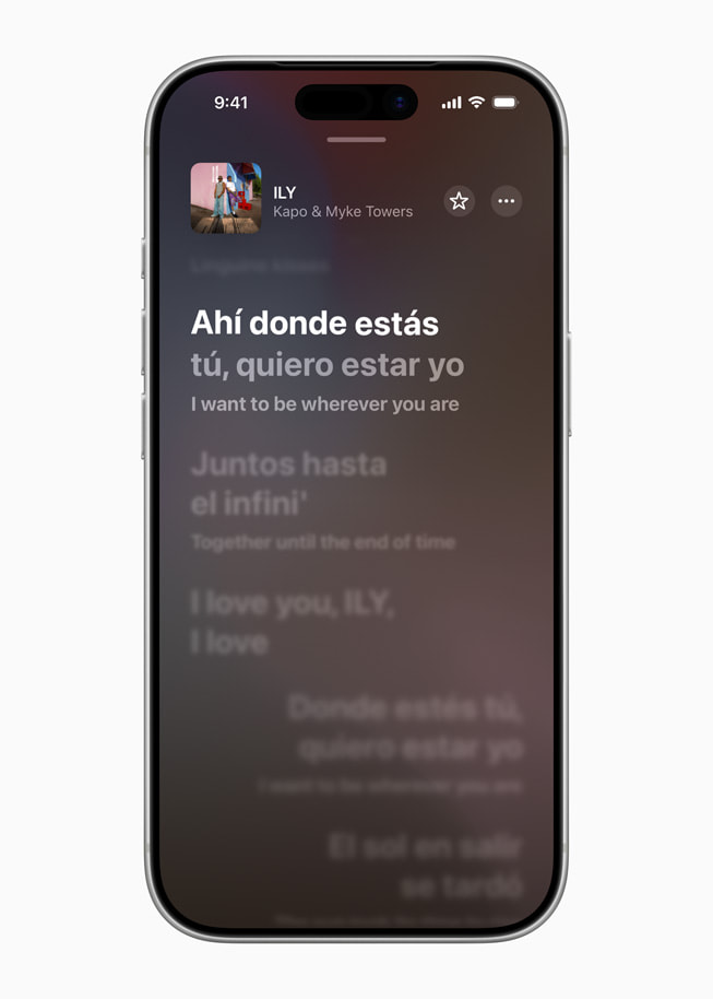 Na iPhonie 17 Pro w Apple Music widać tłumaczenie tekstu utworu.