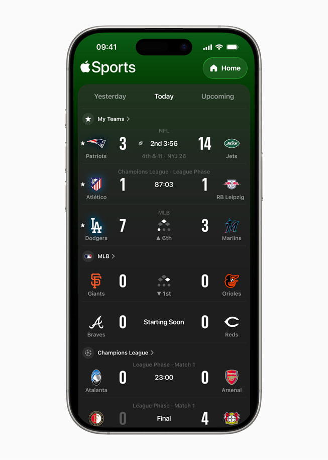 Aplikace Apple Sports na iPhonu 17 Pro zobrazující zápasy z různých lig