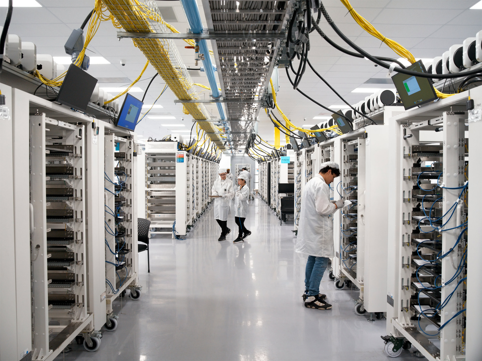 Apple accelerates U.S. manufacturing with Mac mini production - Apple
