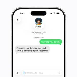 iPhone 17 Pro 螢幕截圖顯示一段點對點加密 RCS 對話。訊息顯示「你好嗎？」。