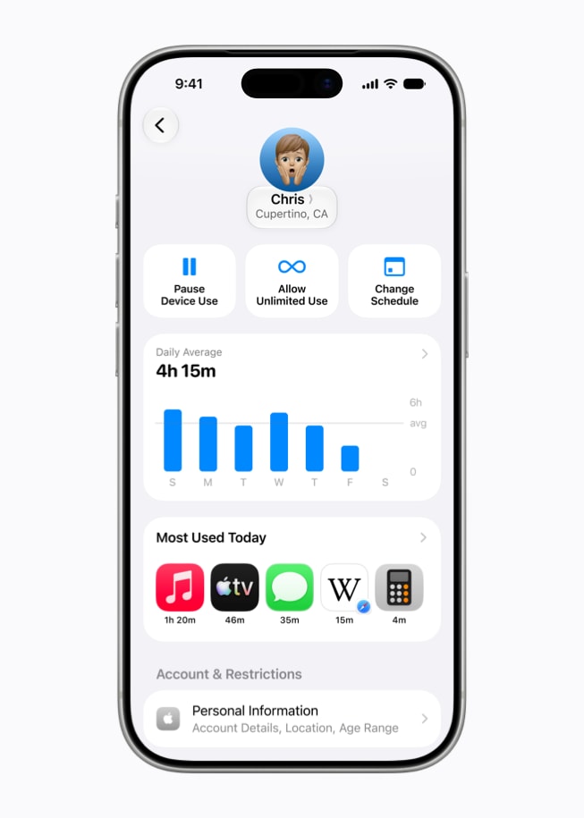 L’écran d’un iPhone 17 Pro montre la nouvelle version de Temps d’écran qui affiche l’utilisation quotidienne moyenne, les apps les plus utilisées et les commandes permettant de suspendre l’activité de l’appareil.