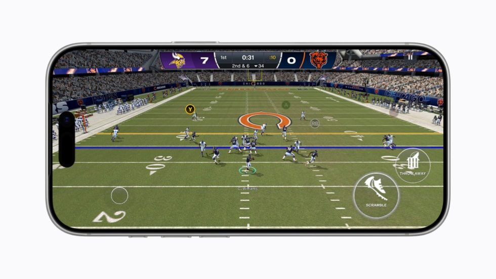 Lo schermo di un iPhone 17 Pro mostra una vista dall’alto del gameplay di Madden NFL 27.