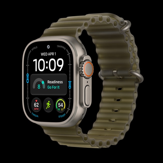 Apple Watch Ultra 4 v provedení z přírodního titanu s průsvitně chaluhovým Oceánským řemínkem.