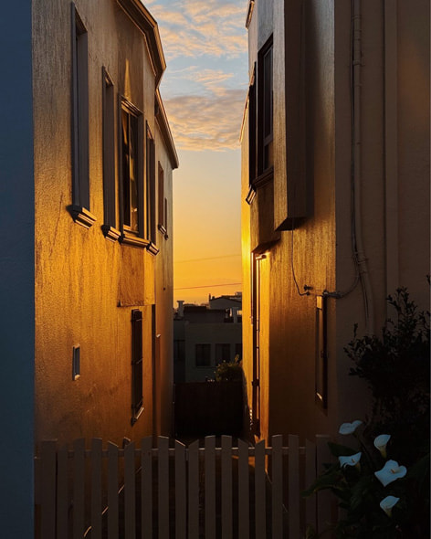 A photo shot on iPhone 15 Pro by Dan Tom captures San Francisco’s historic Outer Richmond neighborhood at sunset.