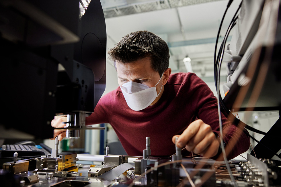 Apple employee Felix Stein working on silicon design and verification in the Munich lab.